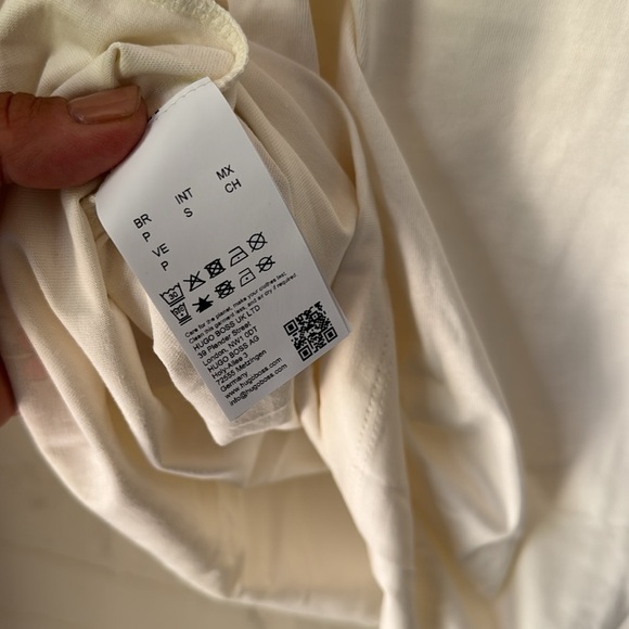 HUGO White shirt Short Sleeve Tee with Graphic Detail new small unisex - Picture 9 of 11